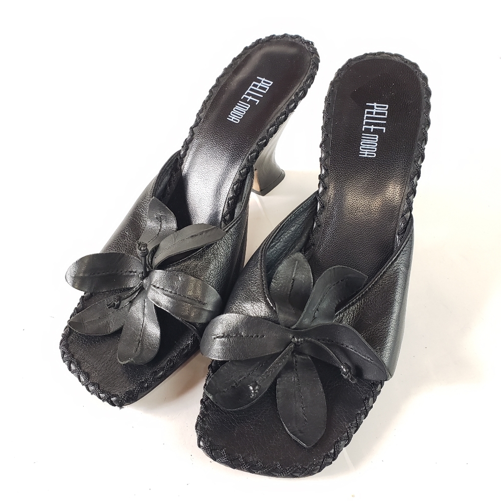Pelle Moda Black Leather Flower Front Heels Size 6